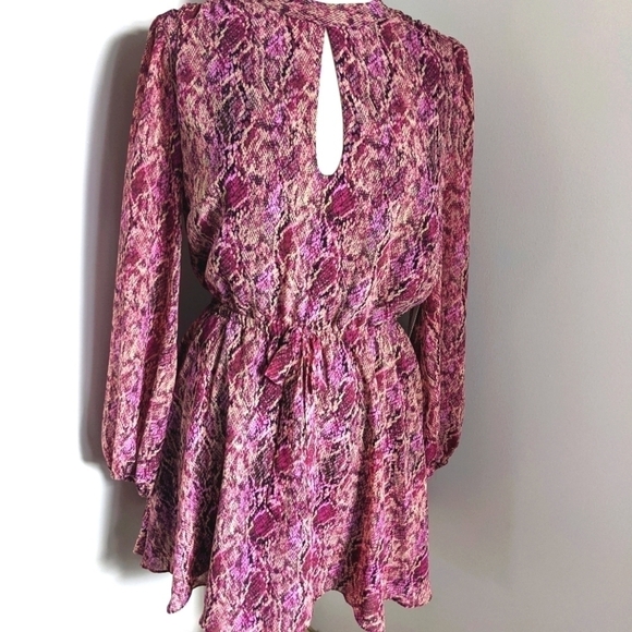 𝅺nwt Bar III Cut Out Back Pink Snake Print Mini Dress L - Picture 7 of 15